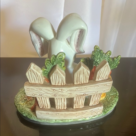 Charming Bunny Figurine with Carrots - Picture 2 of 4